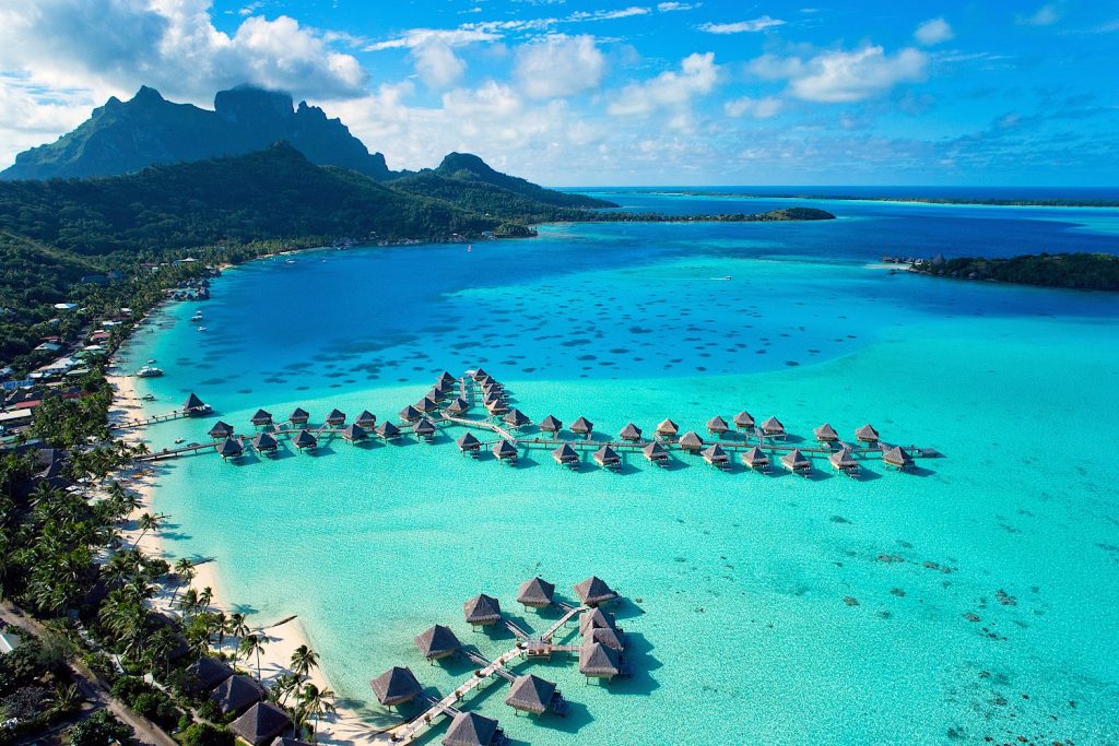 Intercontinental-Bora-Bora-le-Moana-1