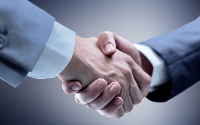 the_perfect_handshake_a_few_tips_to_shake_hands_like_a_gentleman